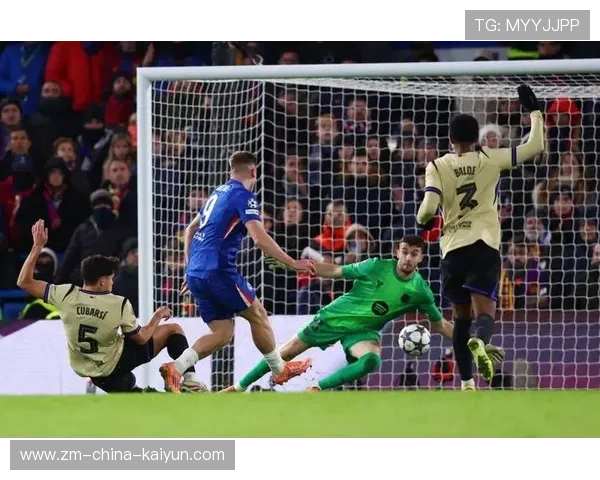 巴萨前场小范围控球训练：精细化技战术的极致演绎